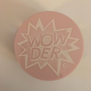 Glossier wowder setting powder in light/medium